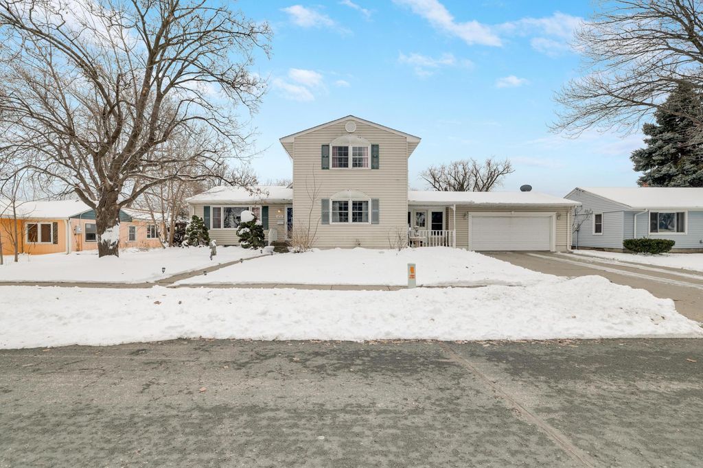 4721 W 124th Street, Savage, MN 55378