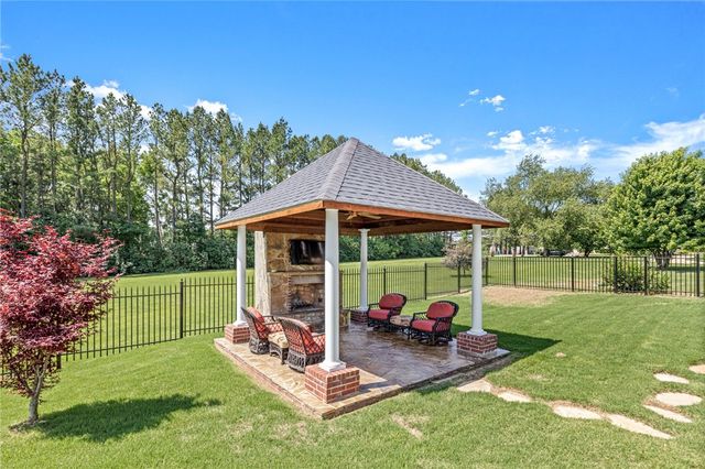 6073 S Pack Lane, Rogers, AR 72758
