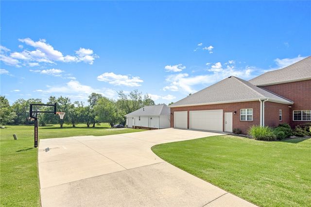 6073 S Pack Lane, Rogers, AR 72758