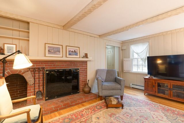 110 Dennison Hill Rd, Southbridge, MA 01550