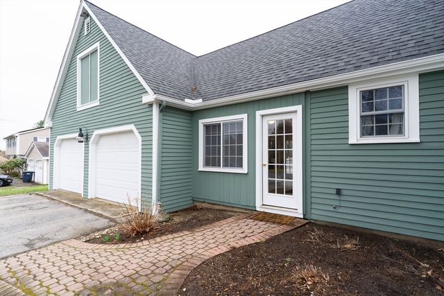 110 Dennison Hill Rd, Southbridge, MA 01550