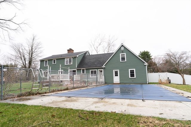 110 Dennison Hill Rd, Southbridge, MA 01550