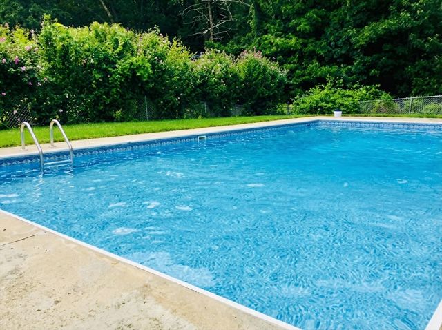 110 Dennison Hill Rd, Southbridge, MA 01550