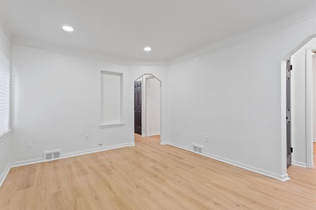 18031 Mendota Street, Detroit, MI 48221