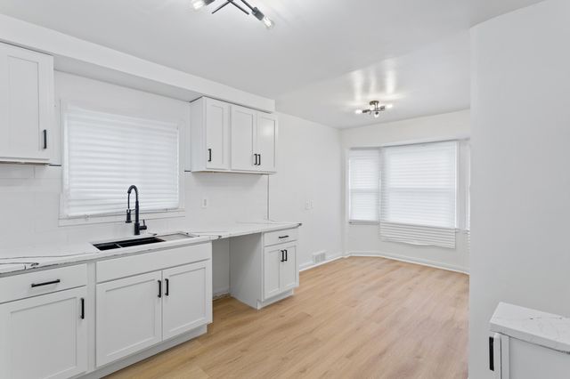 18031 Mendota Street, Detroit, MI 48221