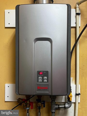 416 E SAVANNAH RD, Lewes, DE 19958