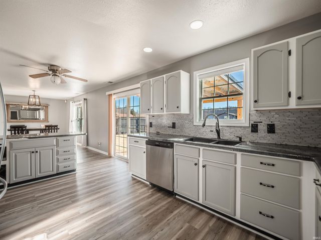 3707 Furlong Drive, Evansville, IN 47725