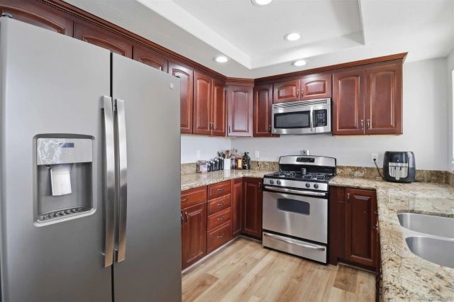 6862 Camino Berdecio, San Diego, CA 92111