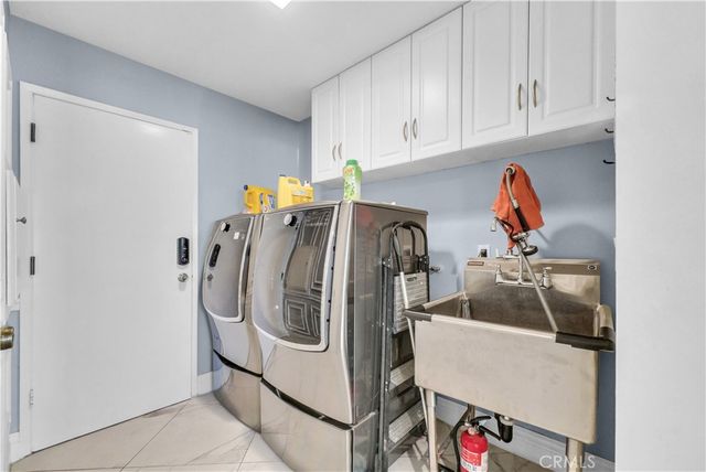 1417 W James, Anaheim, CA 92801