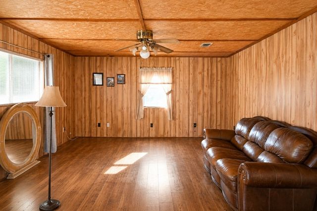 124 W Cedar Lane, Murchison, TX 75778