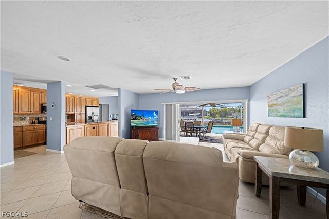 324 Kamal PKWY, Cape Coral, FL 33904