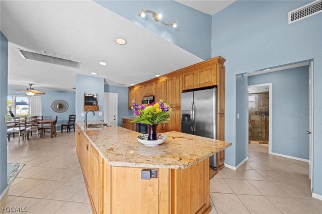 324 Kamal PKWY, Cape Coral, FL 33904