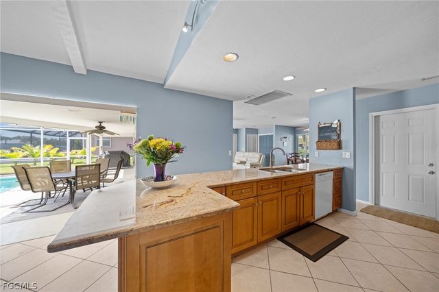 324 Kamal PKWY, Cape Coral, FL 33904