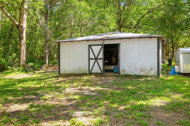 19747 Village Forest Drive, Montgomery, TX 77356