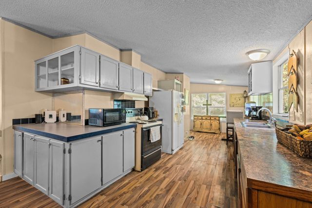 19747 Village Forest Drive, Montgomery, TX 77356