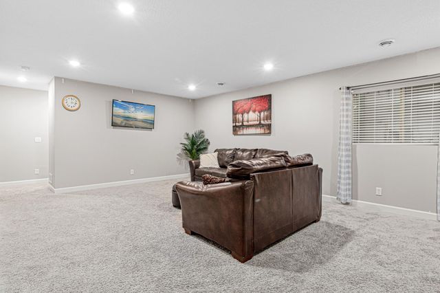 6023 Iris Lane, Rockford, MN 55373
