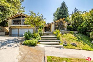 18022 Lake Encino Drive, Encino, CA 91316