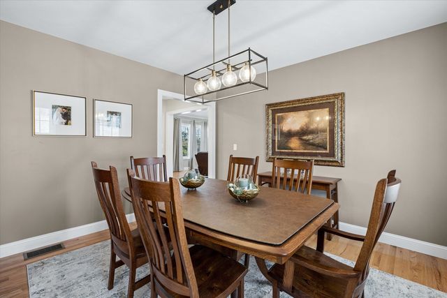 27 Scenic Drive, Manchester, NH 03104