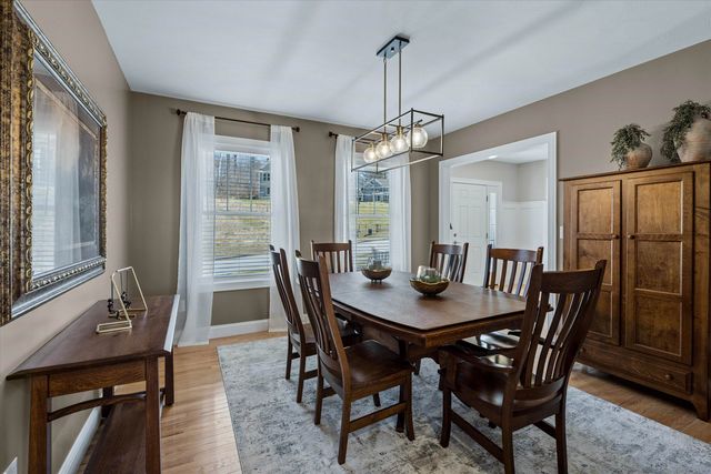 27 Scenic Drive, Manchester, NH 03104