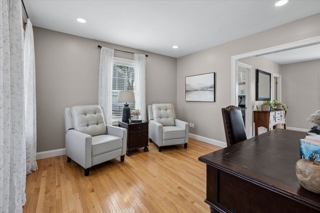 27 Scenic Drive, Manchester, NH 03104