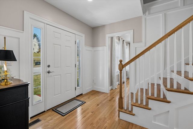 27 Scenic Drive, Manchester, NH 03104