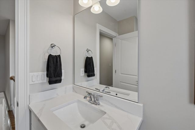 27 Scenic Drive, Manchester, NH 03104