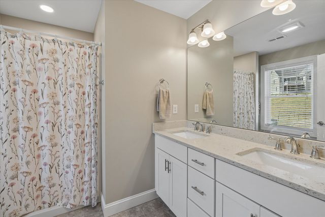 27 Scenic Drive, Manchester, NH 03104