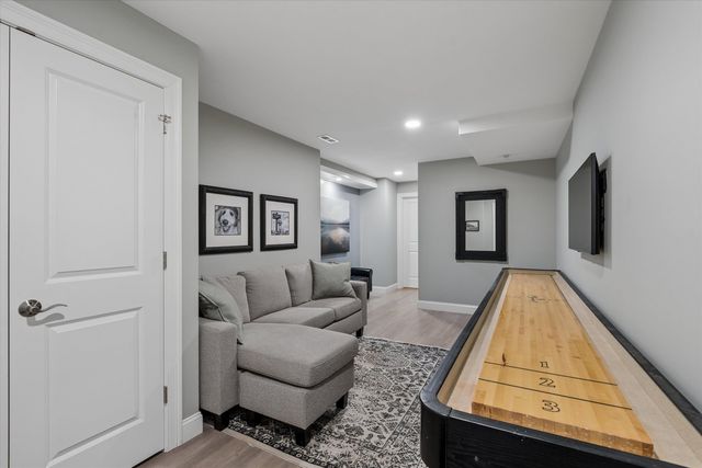 27 Scenic Drive, Manchester, NH 03104