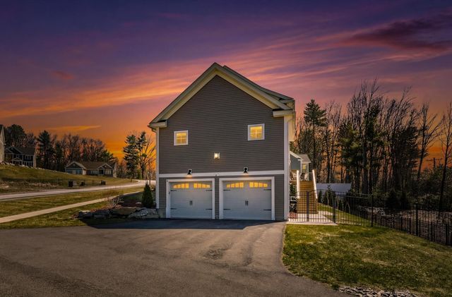 27 Scenic Drive, Manchester, NH 03104