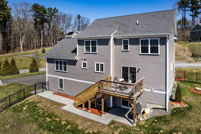 27 Scenic Drive, Manchester, NH 03104