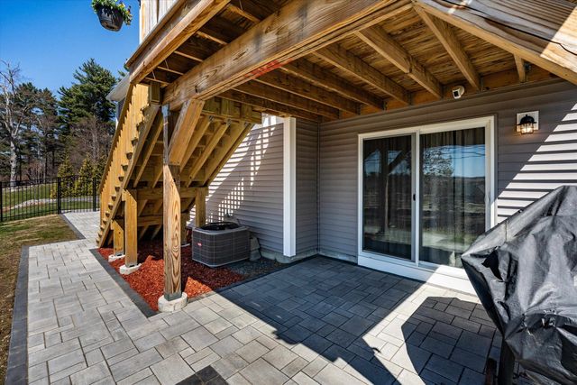 27 Scenic Drive, Manchester, NH 03104