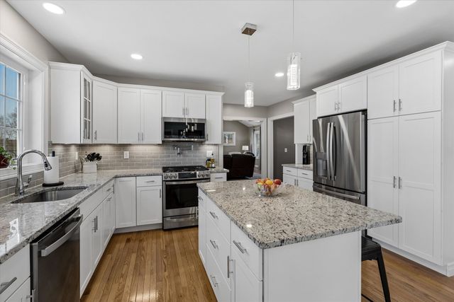 27 Scenic Drive, Manchester, NH 03104