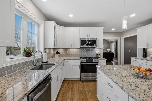 27 Scenic Drive, Manchester, NH 03104