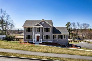 27 Scenic Drive, Manchester, NH 03104