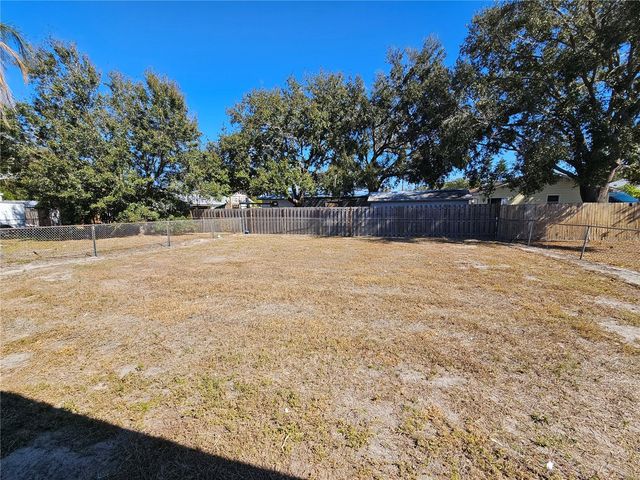 1011 BACON AVENUE, Sarasota, FL 34232