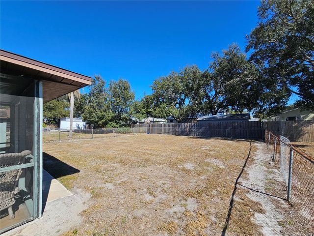 1011 BACON AVENUE, Sarasota, FL 34232