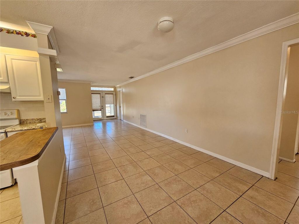 Image 11 of property listing at 1011 BACON AVENUE, Sarasota, FL 34232