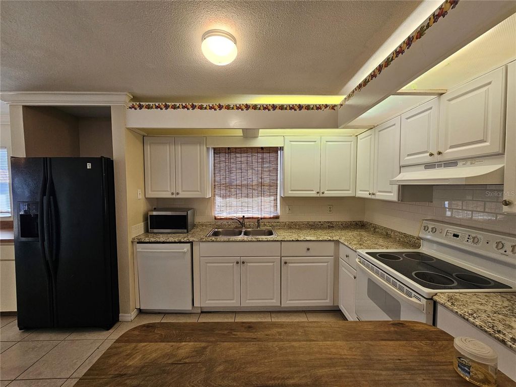 Image 17 of property listing at 1011 BACON AVENUE, Sarasota, FL 34232