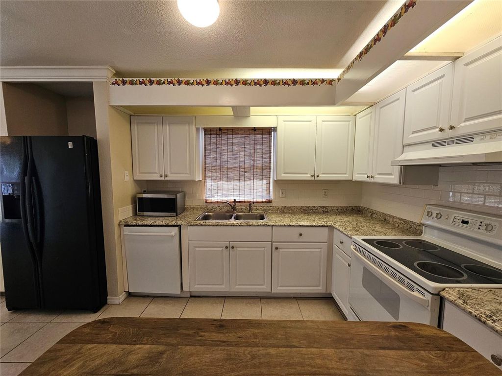 Image 18 of property listing at 1011 BACON AVENUE, Sarasota, FL 34232