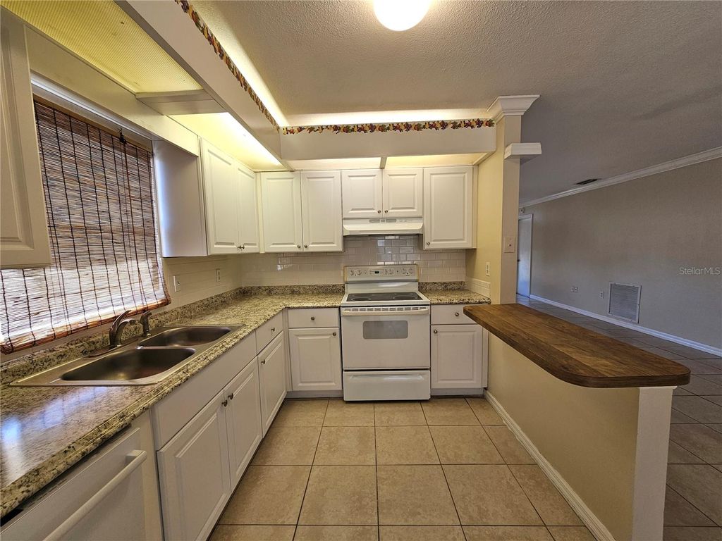 Image 19 of property listing at 1011 BACON AVENUE, Sarasota, FL 34232