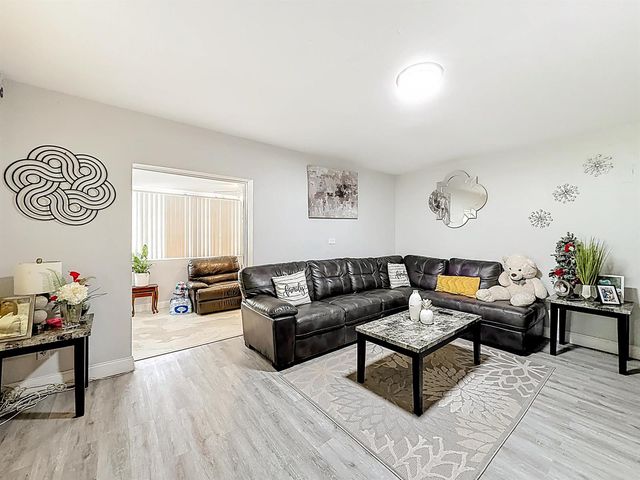 3020 NW 17th Street, Fort Lauderdale, FL 33311