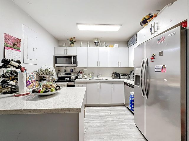 3020 NW 17th Street, Fort Lauderdale, FL 33311