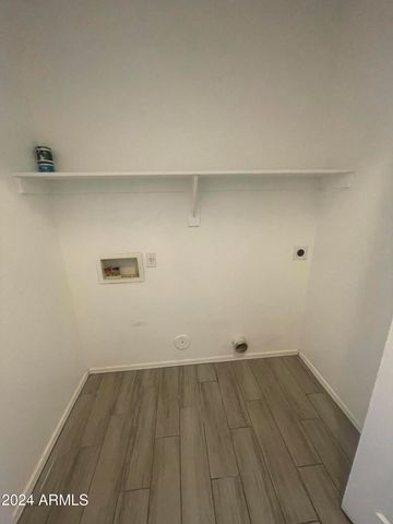 3201 E KERRY Lane, Phoenix, AZ 85050