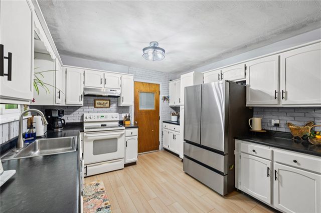 12 Spicewood Lane, Chili, NY 14624