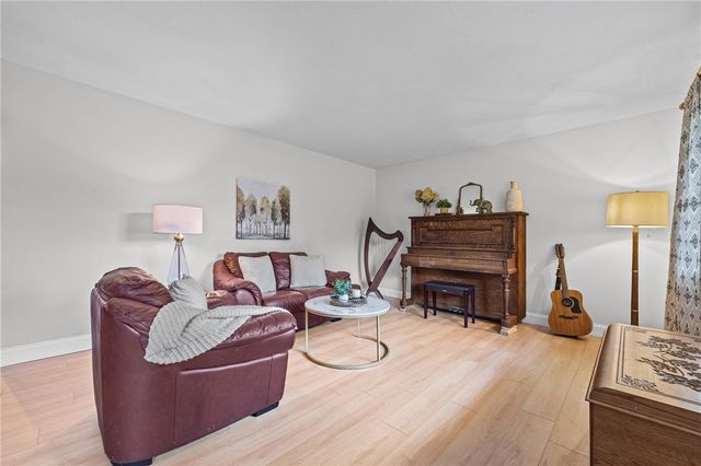12 Spicewood Lane, Chili, NY 14624