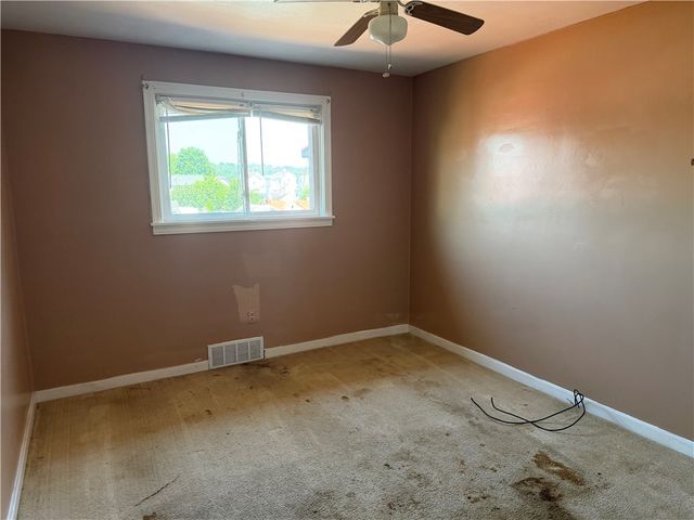 218 Meadow Ave, Charleroi Boro, PA 15022