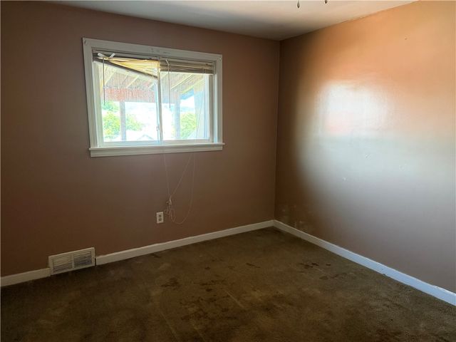 218 Meadow Ave, Charleroi Boro, PA 15022