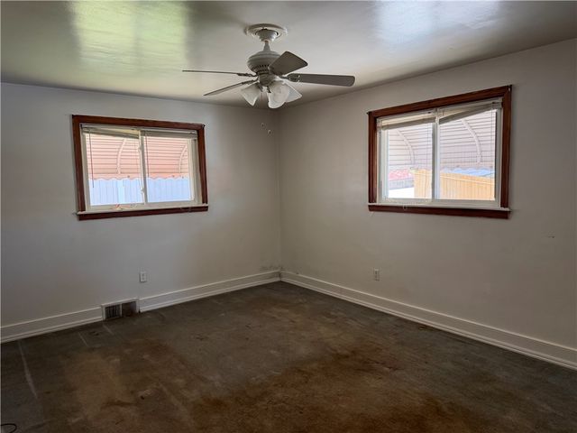 218 Meadow Ave, Charleroi Boro, PA 15022