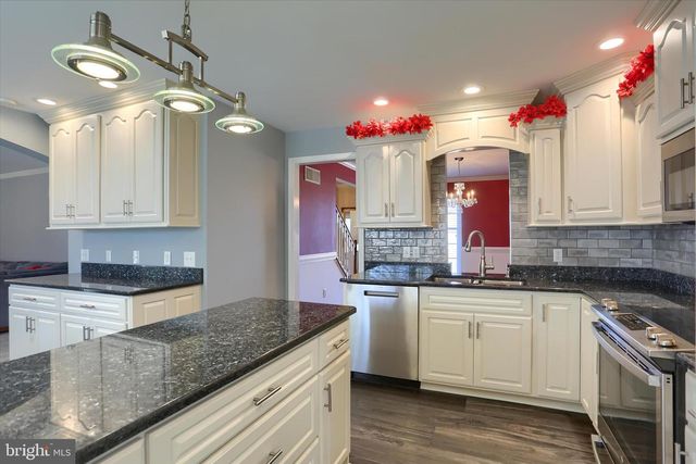 3819 DORSET DR, Mechanicsburg, PA 17050