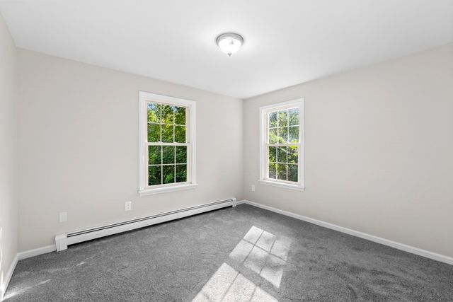 27 Westdale Ave, Seekonk, MA 02771